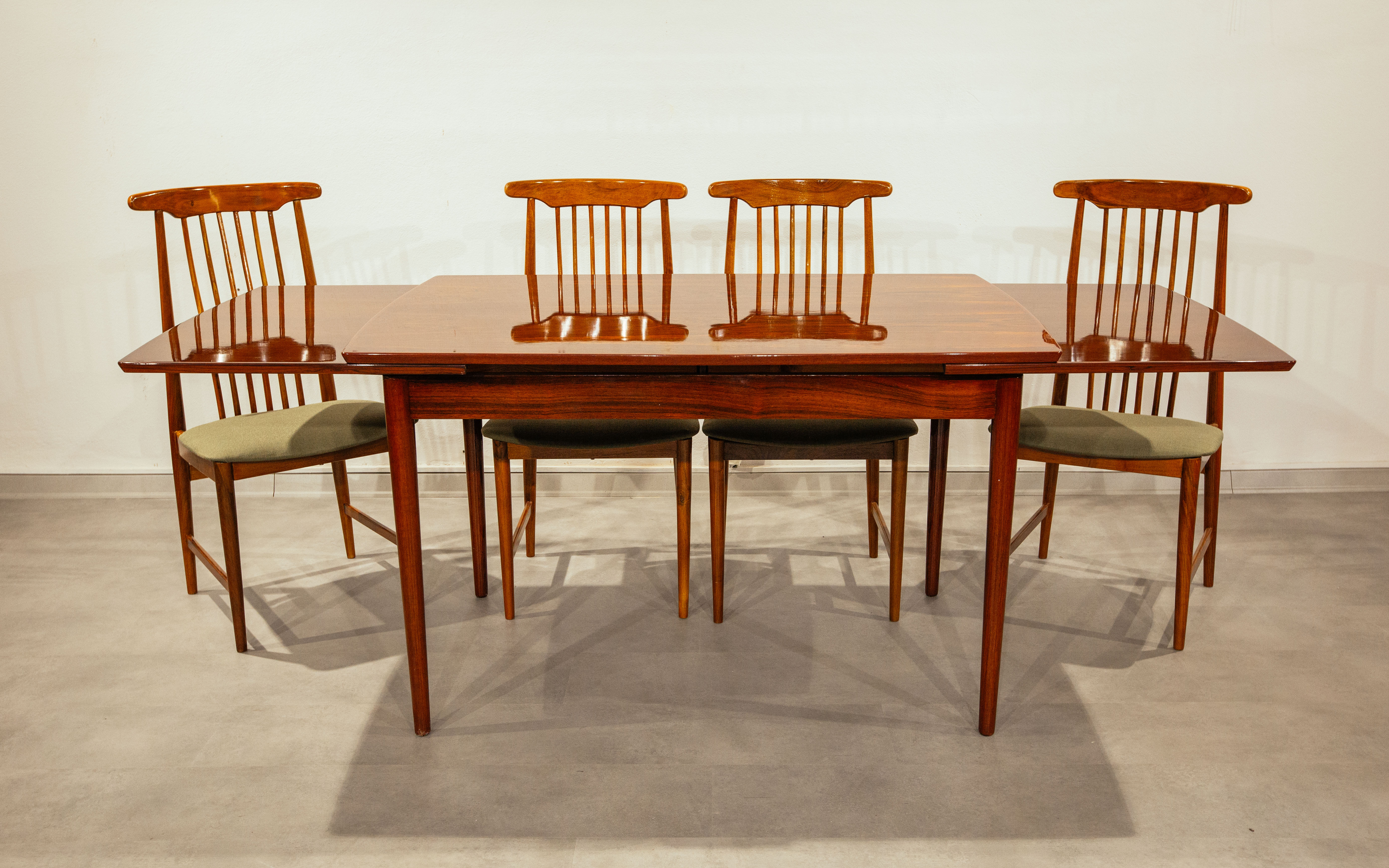 Danish Mid-Century Modern Rosewood Dining table